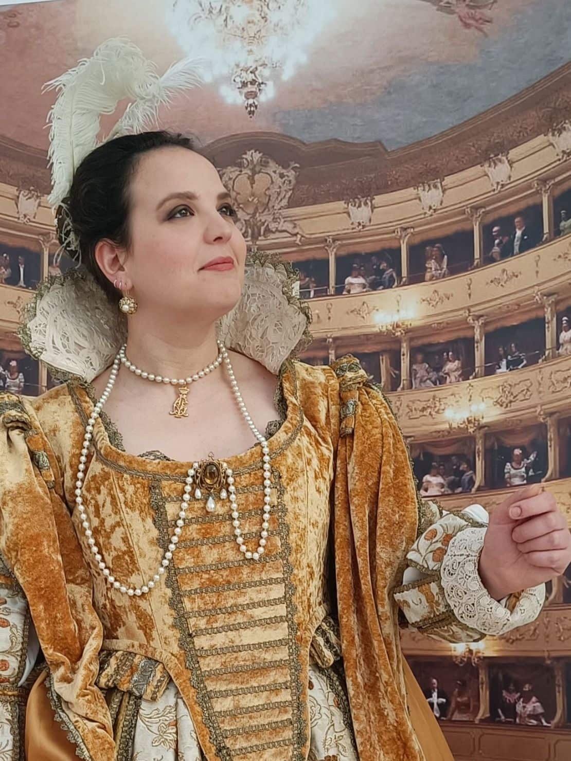 Interprete del gruppo Venus in costume rinascimentale