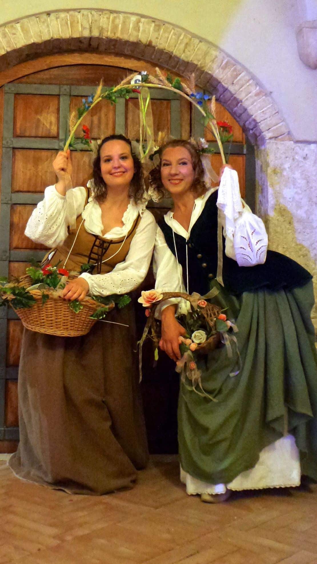 Interpreti del gruppo Venus in danze barocche popolane, pastorali e musette