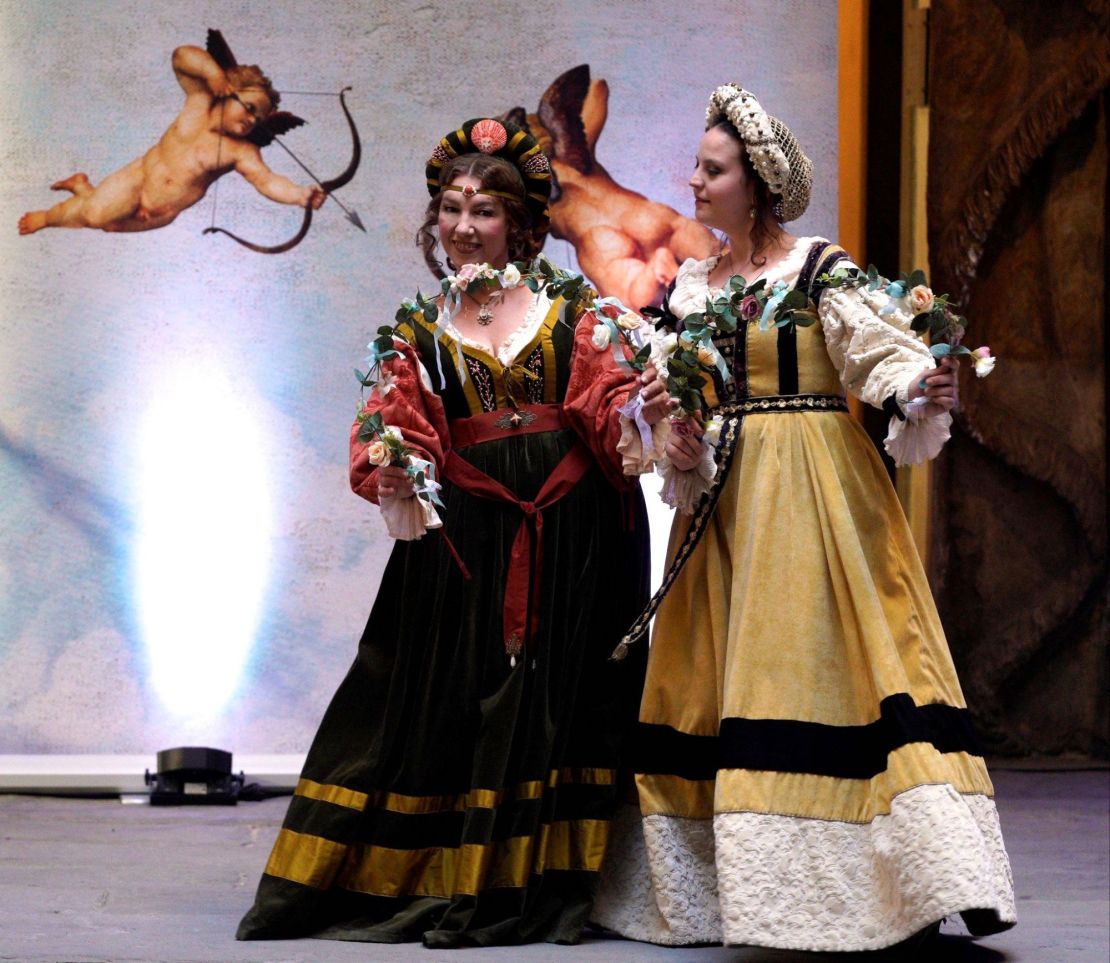 Interpreti del gruppo Venus in danze del Cinquecento nel palazzo Medici Riccardi a Firenze