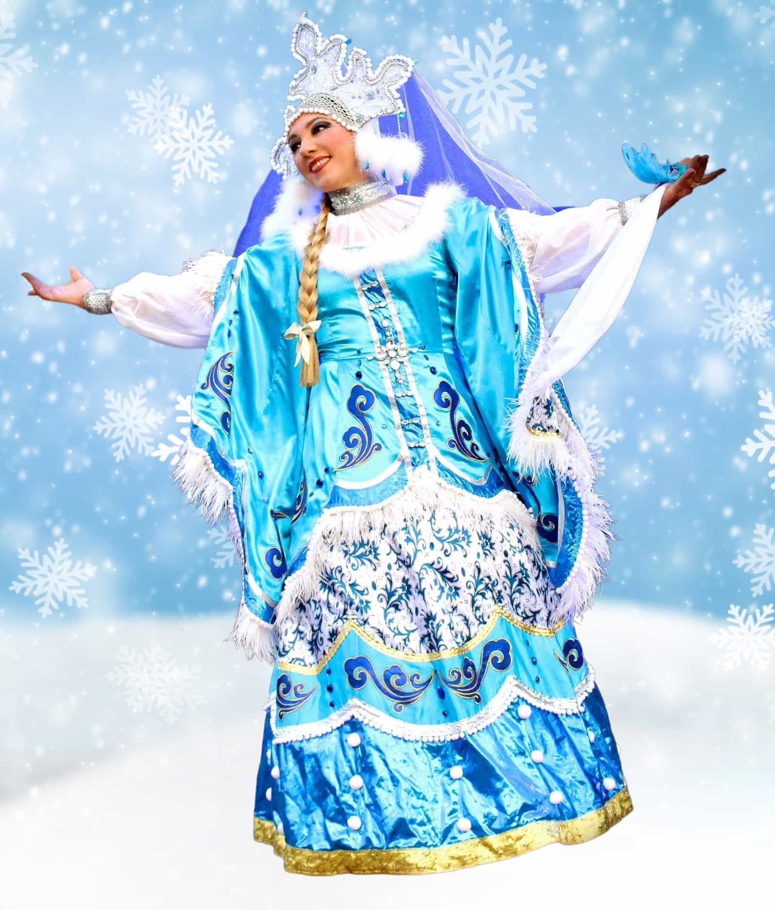 Nevina in costume tradizionale russo durante una danza interpretata da Olga Generalova per Venus.